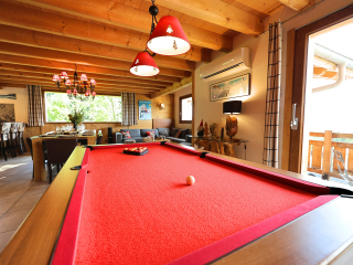  Les flocons 8/15 personnes très spacieux - Au pied des pistes, sauna, jacuzzi et billard 