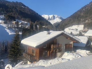 comme une cabane à la montagne pour des vacances en famille 