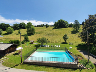 Les Chamois - Piscine chauffée (été) piste de luge (hiver)