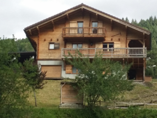 La Chevrière, très beau chalet authentique, vue panoramique , proche Megève